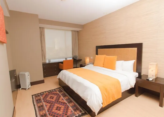 Hausuites Apartahotel 4*