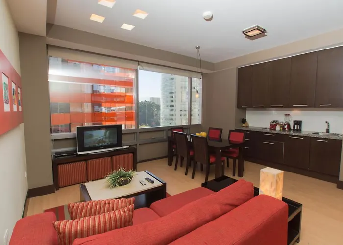 Hausuites Apartahotel 4*